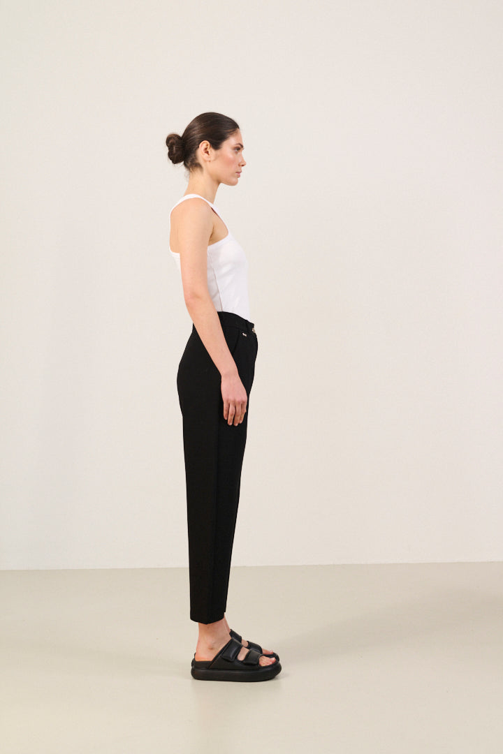 FOREST ESSENTIEL trousers - Black