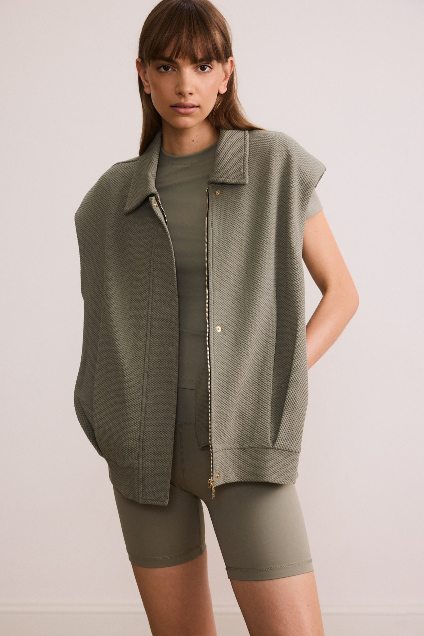 MOON CLASSIC sleeveless jacket - Olive