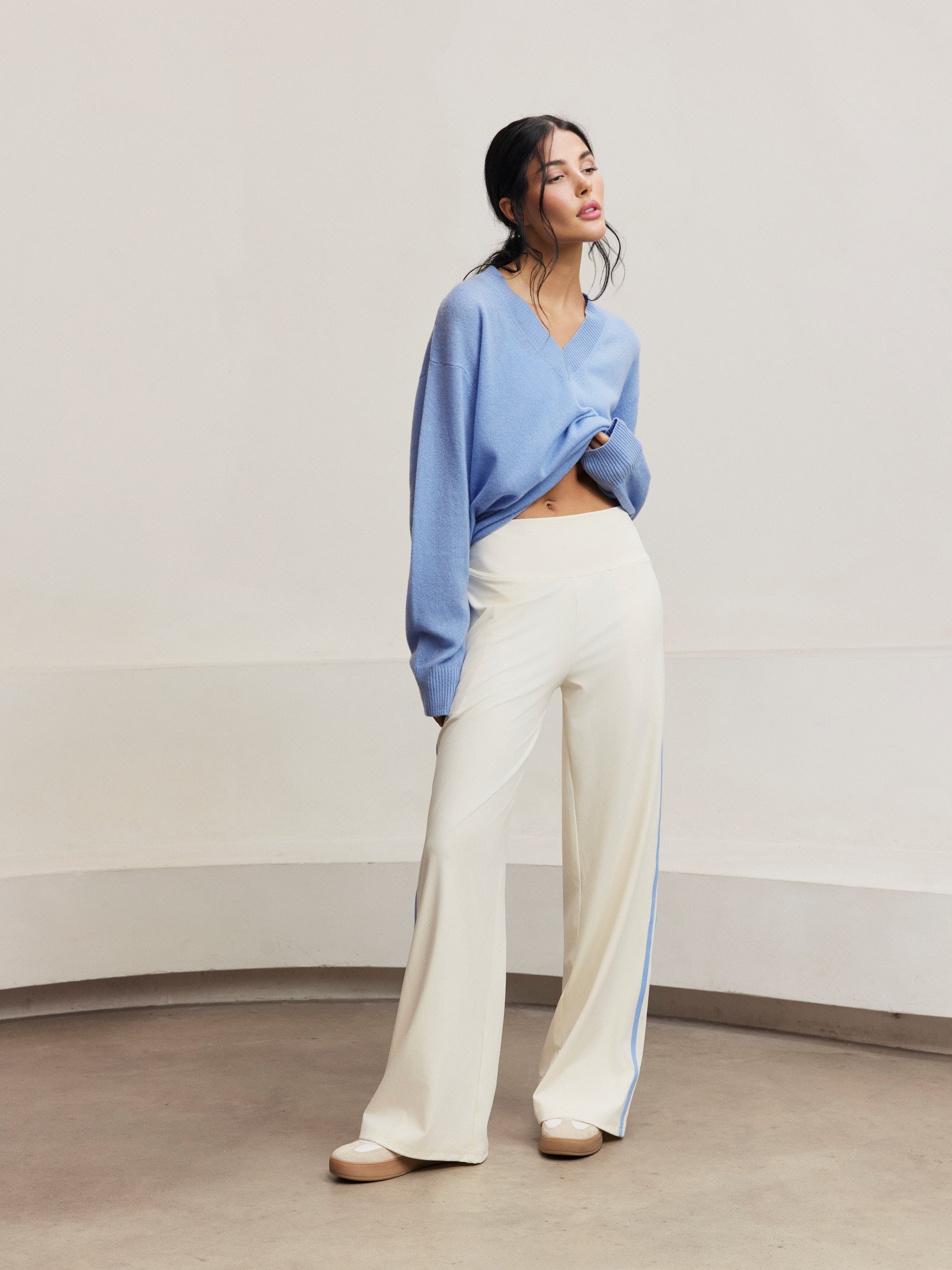 Carli V Neck Sweater - Brilliant Blue