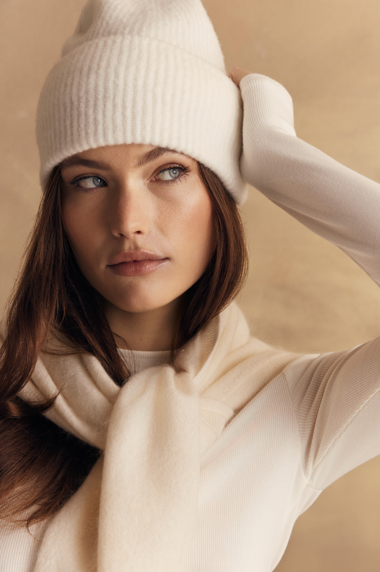 Manu Wool Triangle Scarf - Marshmellow