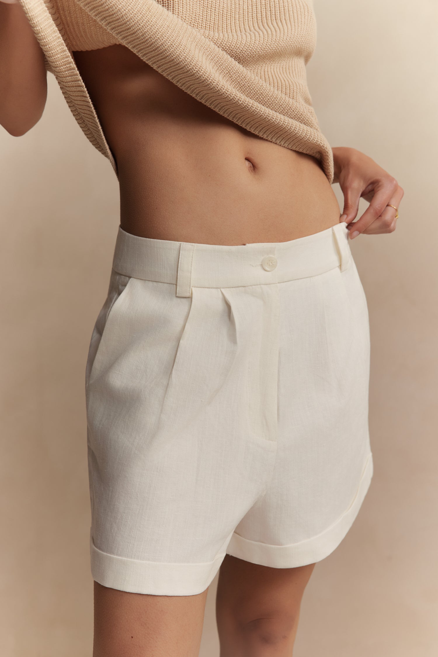 Clover Linen Tailored Short - Marshmellow